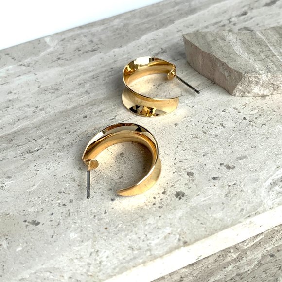 NEW ~ Anthropologie Gold Ribbon Hoop Earrings - Picture 9 of 12